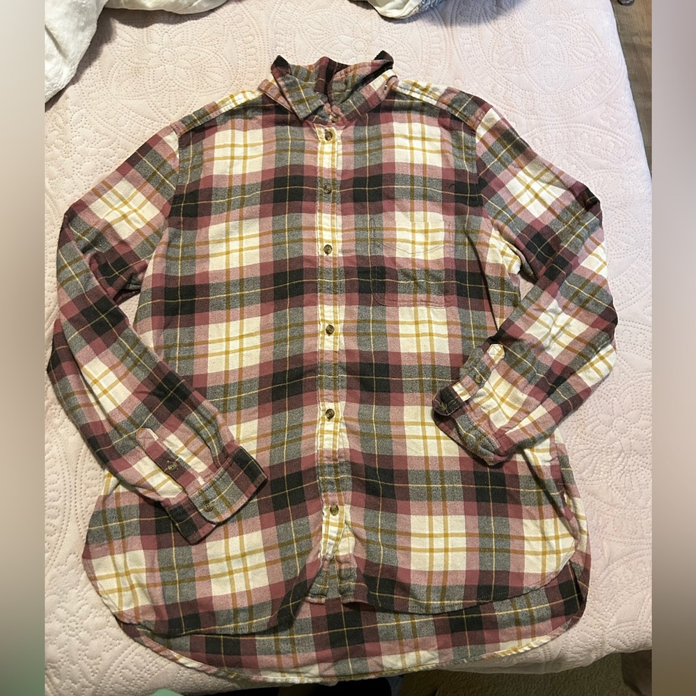 American Eagle button up shirt